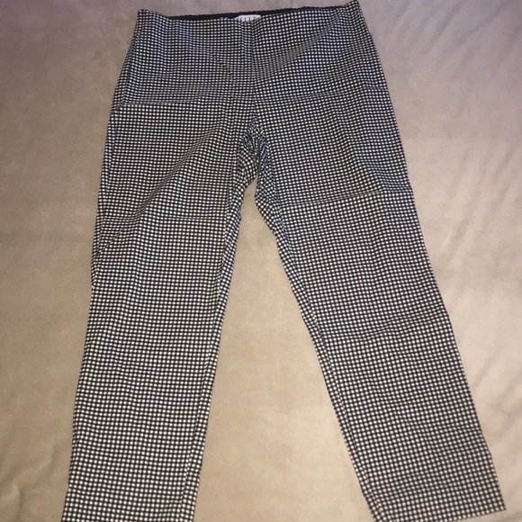 elle pull on capri mid rise